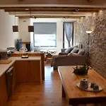 Pikralida House * 卡拉维塔