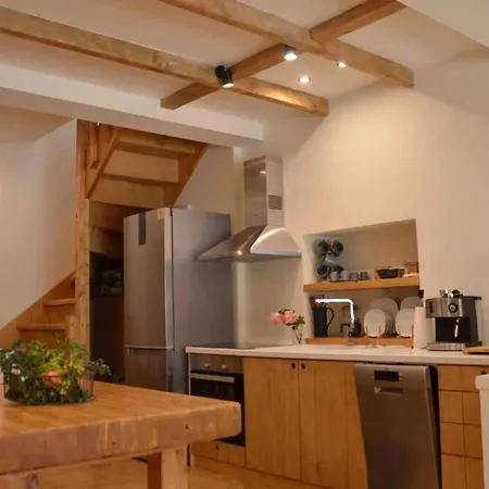 Pikralida House Nyaraló *